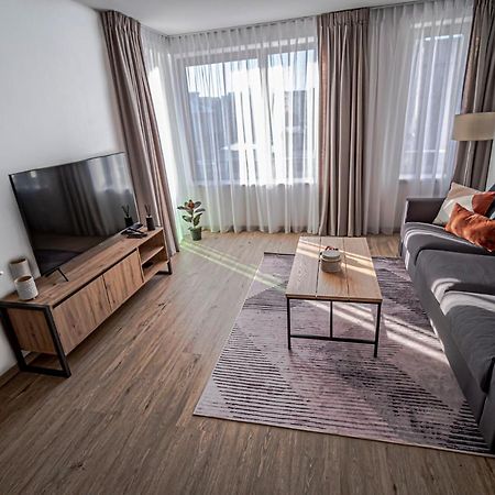 Grunt Apartments Mladá Boleslav Buitenkant foto