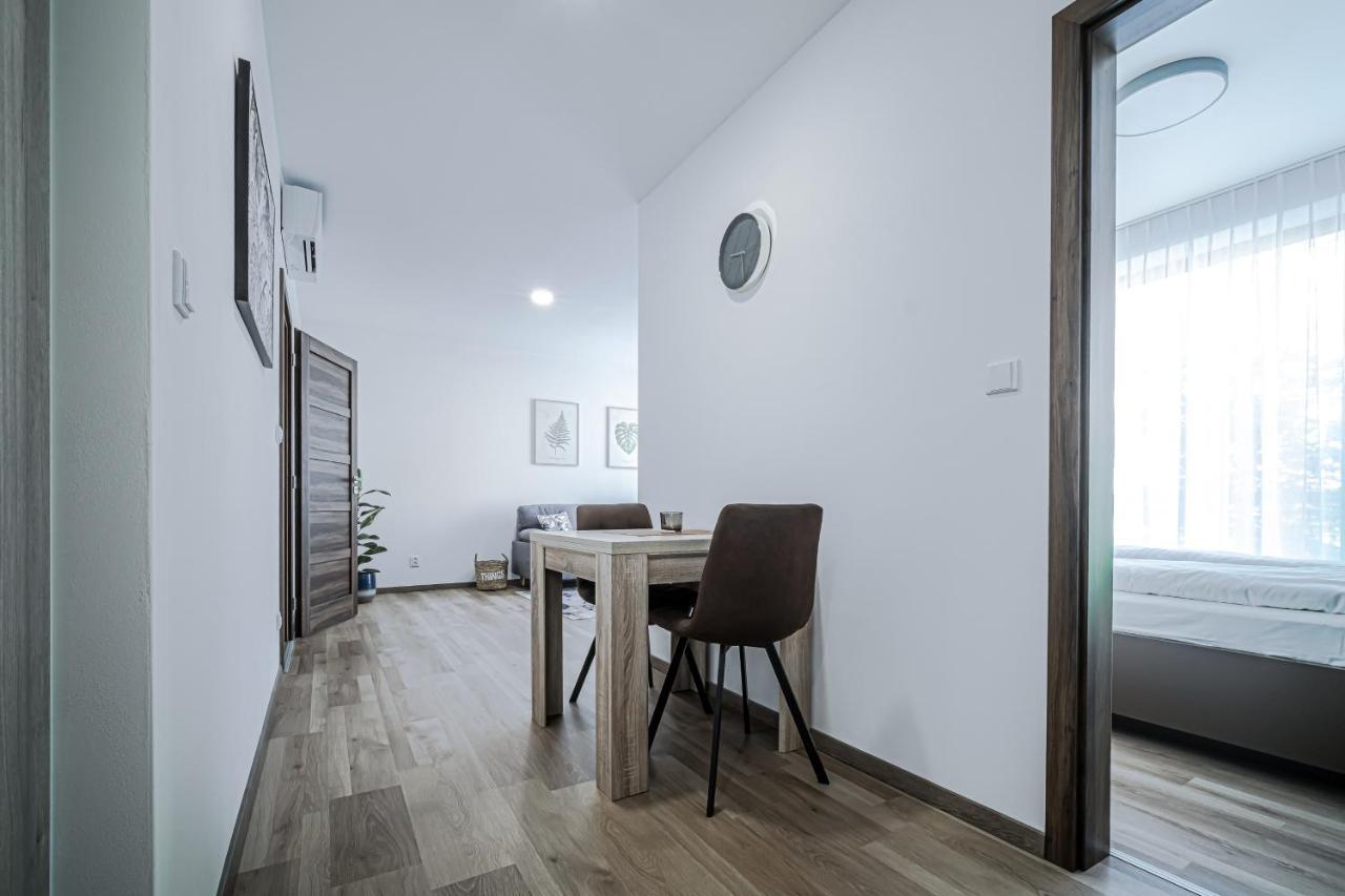 Grunt Apartments Mladá Boleslav Buitenkant foto