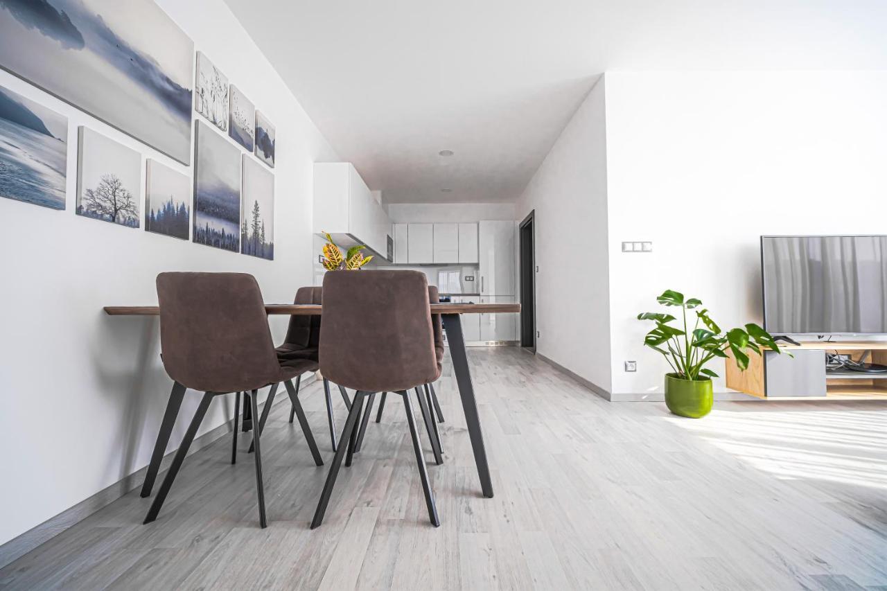 Grunt Apartments Mladá Boleslav Buitenkant foto