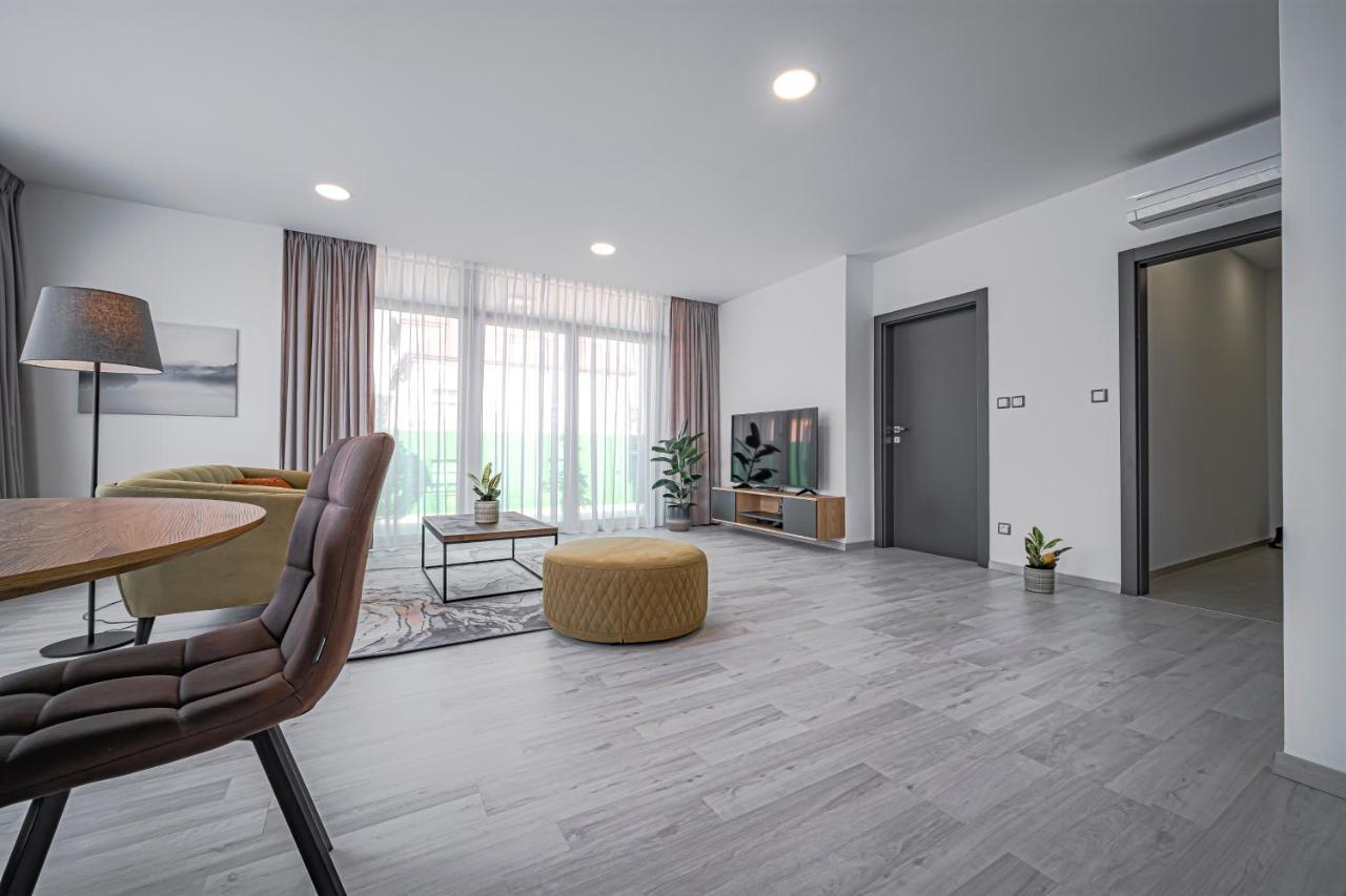 Grunt Apartments Mladá Boleslav Buitenkant foto